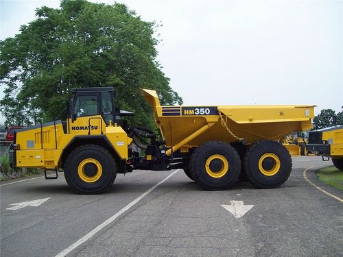 Product picture KOMATSU HM350-1L ARTICULATED DUMP TRUCK OPERATION & MAINTENANCE MANUAL