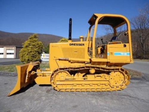 Product picture KOMATSU TD-7H CRAWLER TRACTOR OPERATION & MAINTENANCE MANUAL