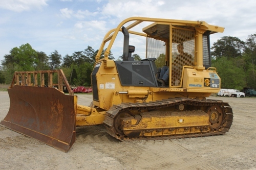 Product picture KOMATSU D41E-6, D41P-6 BULLDOZER OPERATION & MAINTENANCE MANUAL (S/N: B20001 and up)