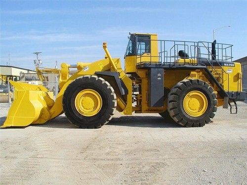 Product picture KOMATSU WA700-3 WHEEL LOADER OPERATION & MAINTENANCE MANUAL (S/N: 50001 and up)