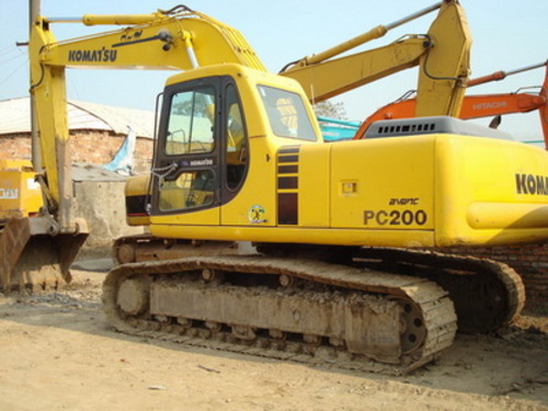 Product picture KOMATSU PC200-6, PC200LC-6 HYDRAULIC EXCAVATOR OPERATION & MAINTENANCE MANUAL (S/N: C10781 and up)