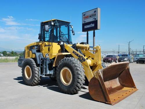 Product picture KOMATSU WA250-5 WHEEL LOADER OPERATION & MAINTENANCE MANUAL (S/N: 70001 and up)