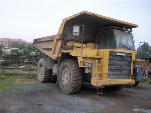 Product picture KOMATSU HD325-6 DUMP TRUCK OPERATION & MAINTENANCE MANUAL (WITH TRANSMISSION CONTROL SYSTEM (FAIL TO RANGE)) - S/N: 5680 and up