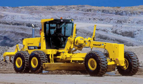 Product picture KOMATSU GD825A-2 MOTOR GRADER OPERATION & MAINTENANCE MANUAL (S/N: 12107 and up)