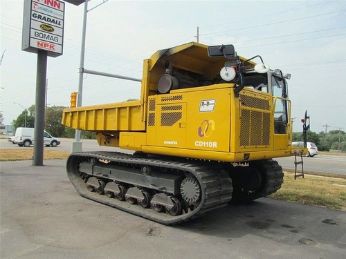 Product picture KOMATSU CD110R-1 CRAWLER CARRIER SERVICE SHOP REPAIR MANUAL (S/N: 1317 and up)