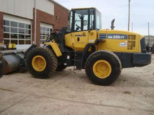 Product picture KOMATSU WA250PTL-5 WHEEL LOADER OPERATION & MAINTENANCE MANUAL (S/N: 70025 and up)