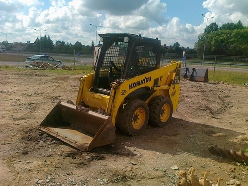 Product picture KOMATSU SK714-5 SKID-STEER LOADER OPERATION & MAINTENANCE MANUAL (S/N: 37AF01876 and up)